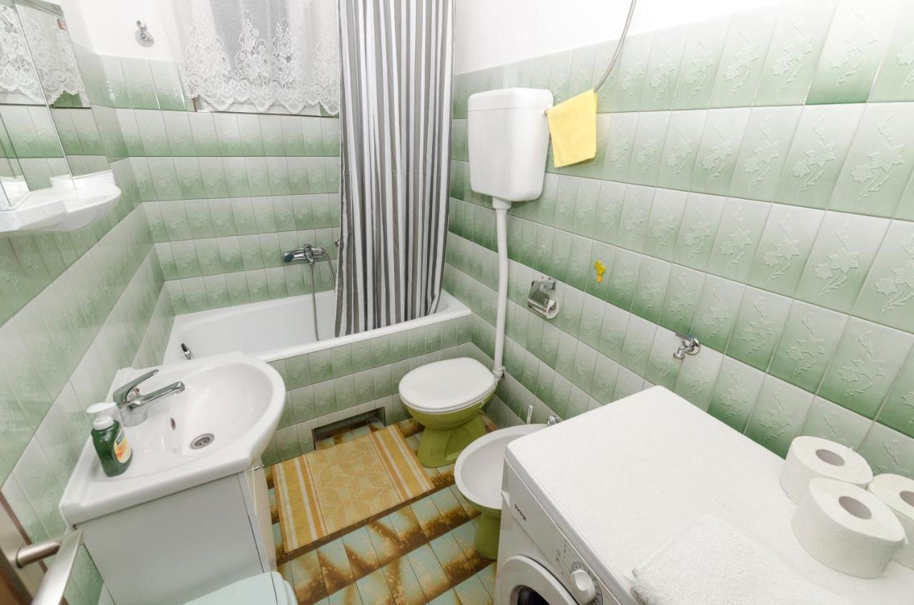 Apartment Eva P. Примоштен Екстер'єр фото