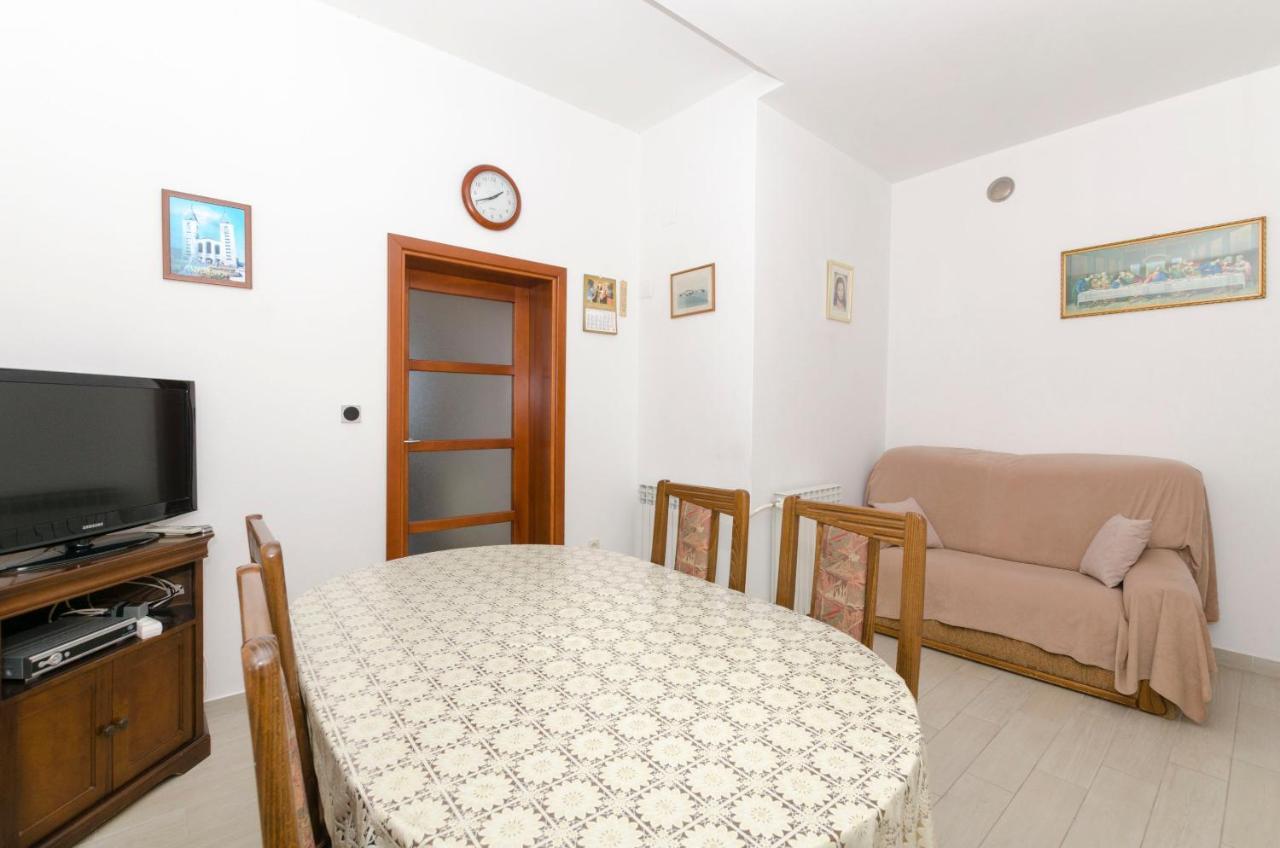 Apartment Eva P. Примоштен Екстер'єр фото